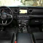 Jeep Wrangler wnętrze czarne
