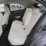 Lexus UX - wnętrze, tylna kanapa