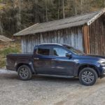 Mercedes-Benz Klasa X - widok z boku