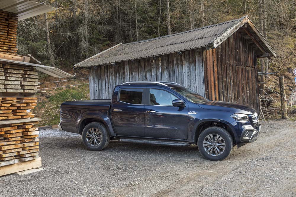 Mercedes-Benz Klasa X - z boku